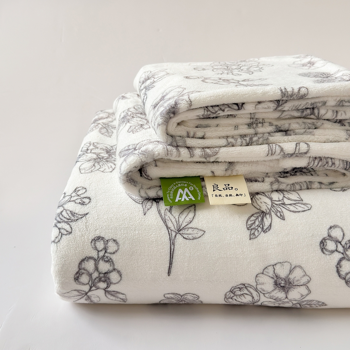 91家纺网 家纺一手货源 找家纺 丽美人家纺 2025新款小版印花牛奶绒床单单床单床单单件 复古山茶