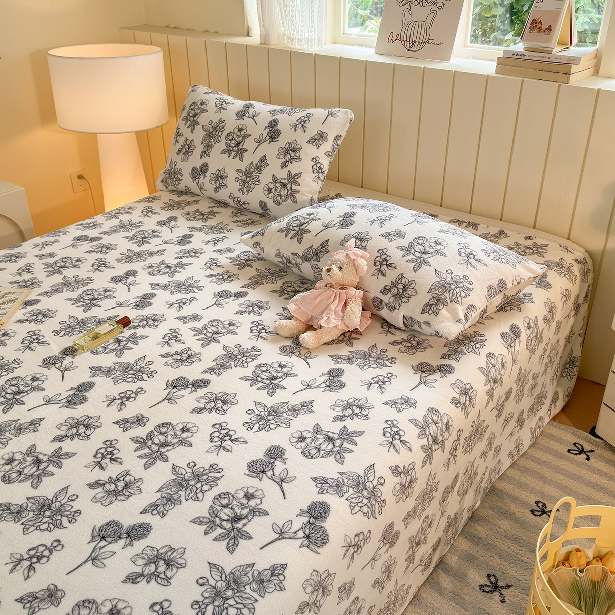 91家纺网 家纺一手货源 找家纺 丽美人家纺 2025新款小版印花牛奶绒床单单床单床单单件 复古山茶