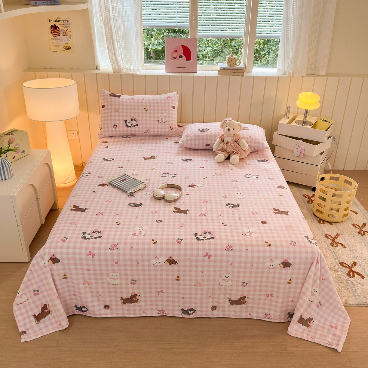 91家纺网 家纺一手货源 找家纺 丽美人家纺 2025新款小版印花牛奶绒床单单床单床单单件 格子小狗