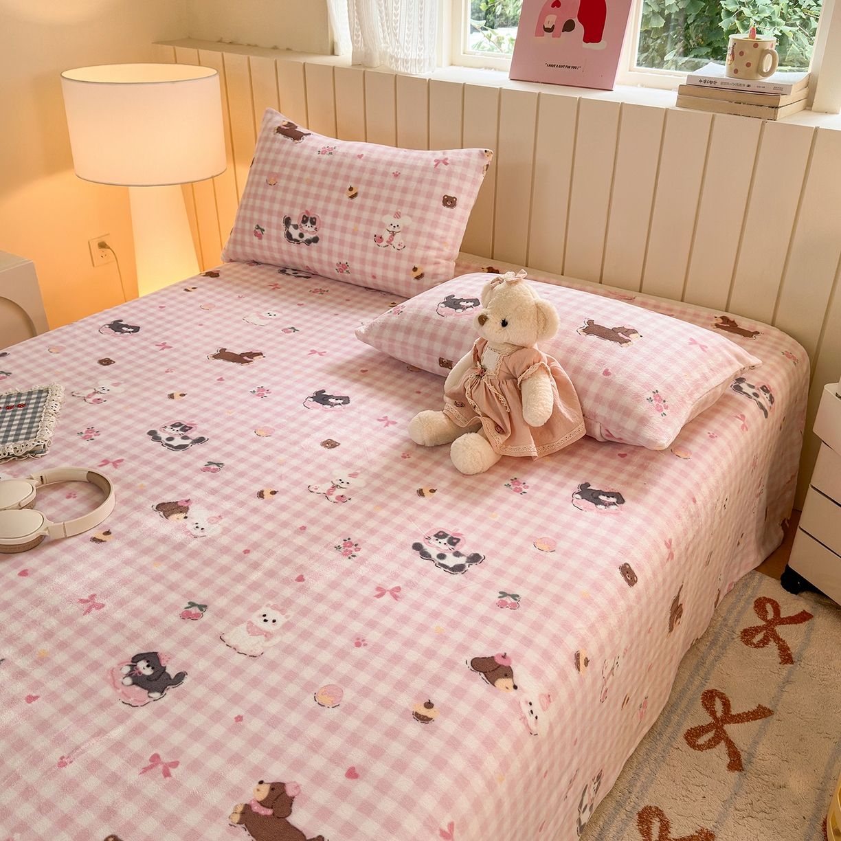 91家纺网 家纺一手货源 找家纺 丽美人家纺 2025新款小版印花牛奶绒床单单床单床单单件 格子小狗