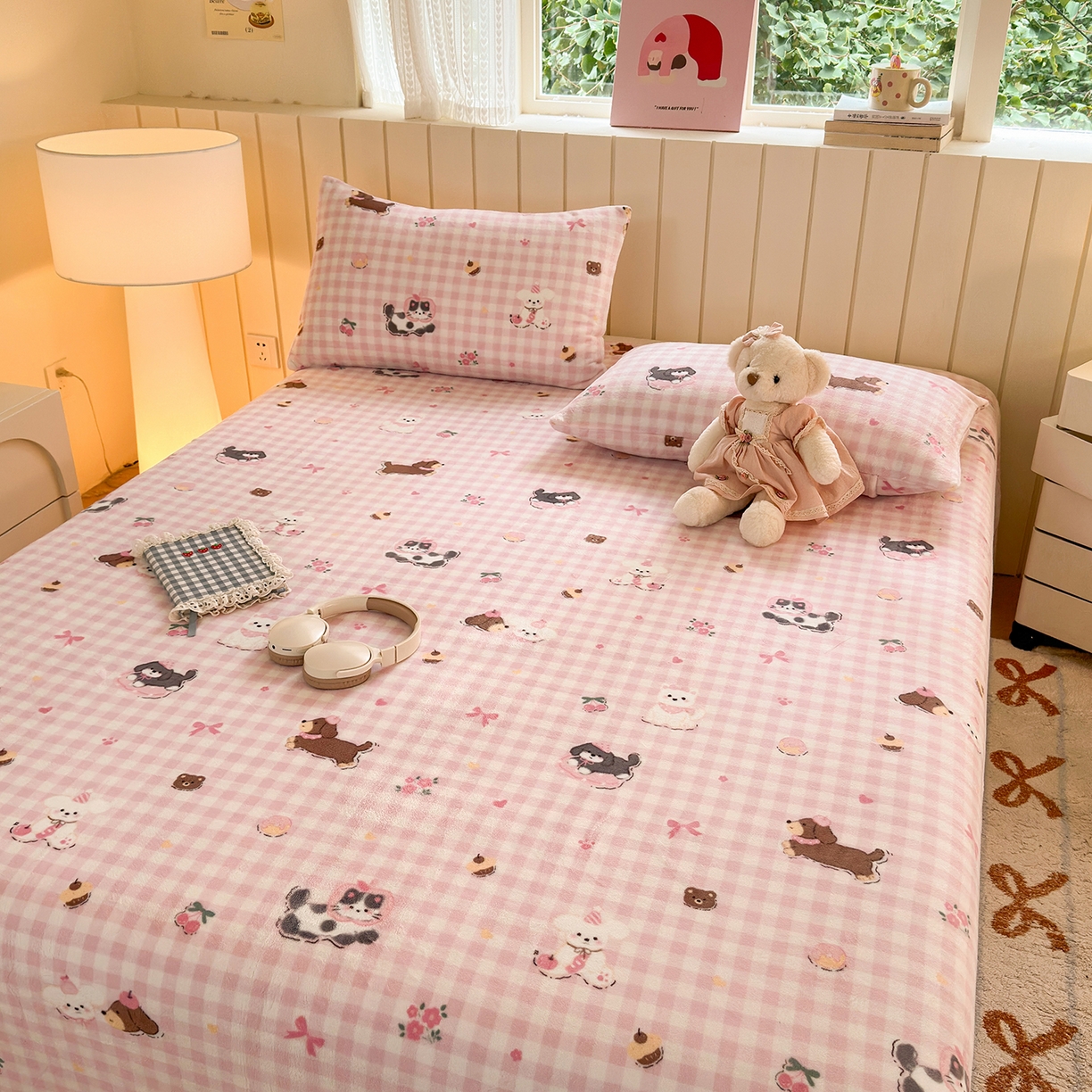 91家纺网 家纺一手货源 找家纺 丽美人家纺 2025新款小版印花牛奶绒床单单床单床单单件 格子小狗