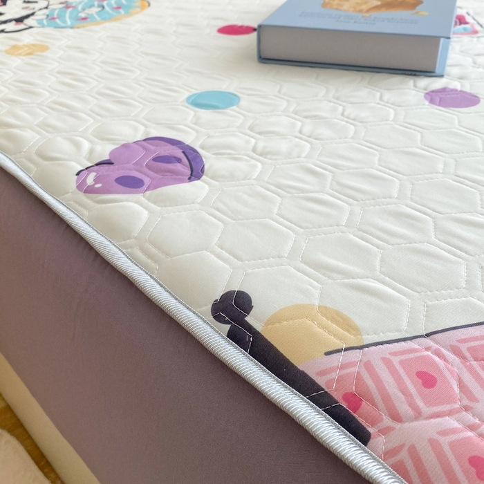 91家纺网 家纺一手货源 找家纺 一电 2025新款牛奶丝凉席床笠可水洗凉感丝凉席学生宿舍单人裸睡空调席-系列一 波点库洛米