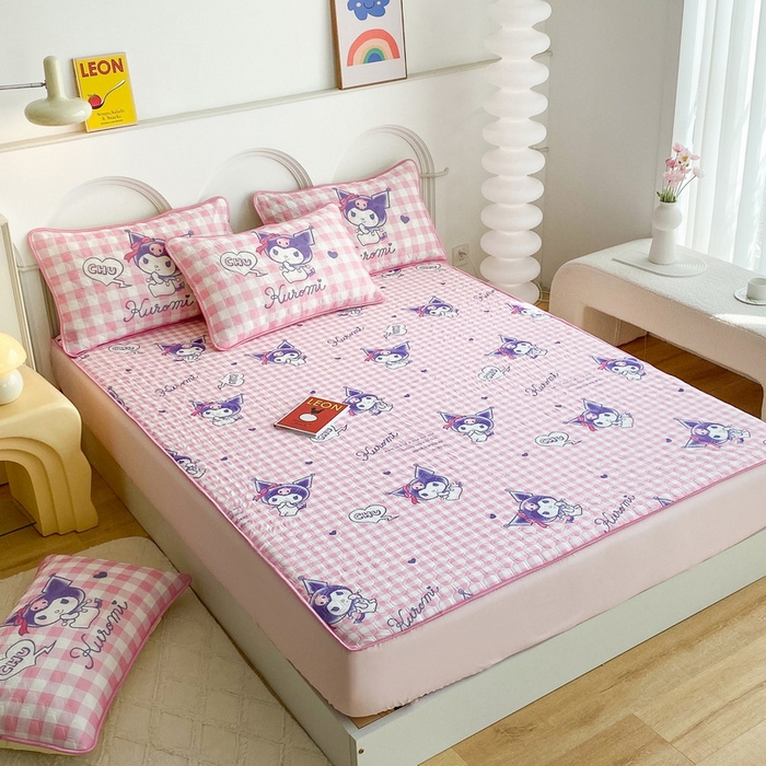 91家纺网 家纺一手货源 找家纺 一电 2025新款牛奶丝凉席床笠可水洗凉感丝凉席学生宿舍单人裸睡空调席-系列一 欢乐库洛米