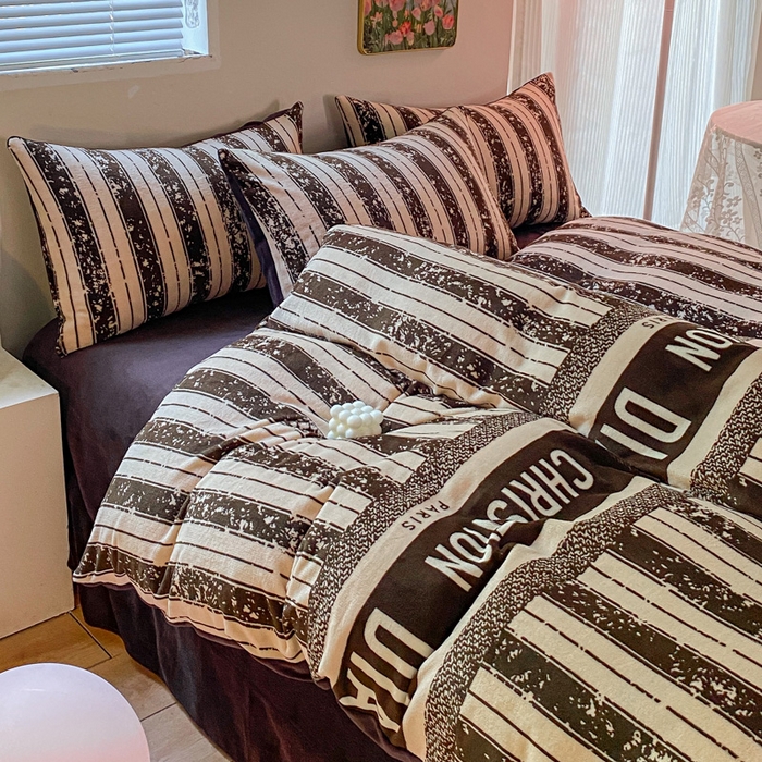 91家纺网 家纺一手货源 找家纺 斯卡诺家纺 2025小清新加厚高克重牛奶绒四件套网红直播爆款 泥点子母