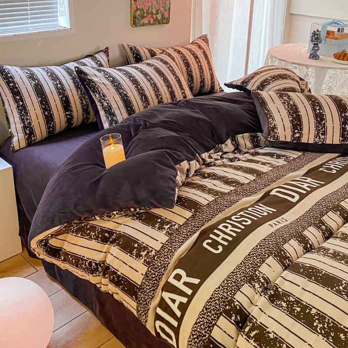 91家纺网 家纺一手货源 找家纺 斯卡诺家纺 2025小清新加厚高克重牛奶绒四件套网红直播爆款 泥点子母