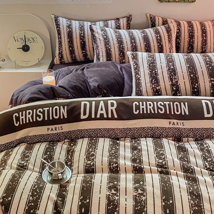 91家纺网 家纺一手货源 找家纺 斯卡诺家纺 2025小清新加厚高克重牛奶绒四件套网红直播爆款 泥点子母