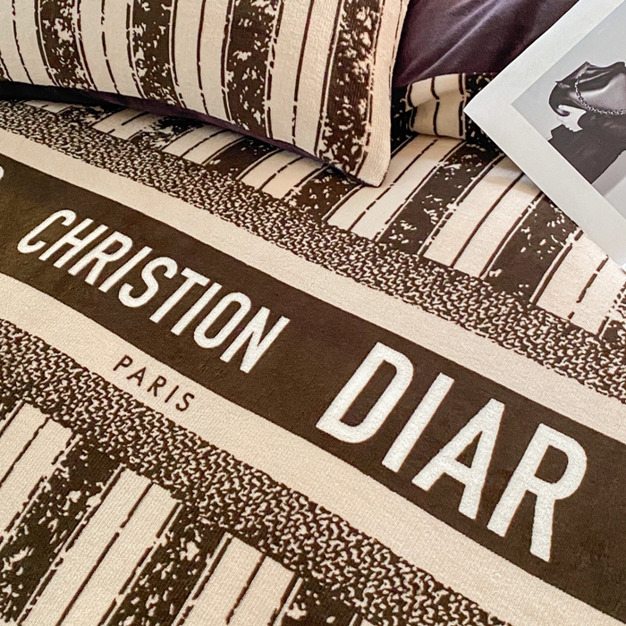 91家纺网 家纺一手货源 找家纺 斯卡诺家纺 2025小清新加厚高克重牛奶绒四件套网红直播爆款 泥点子母