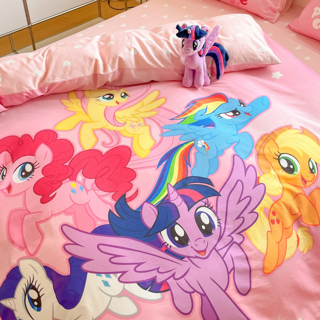 91家纺网 家纺一手货源 找家纺 （总）金爱家 2025新款纯棉大版数码印花系列四件套-小马宝莉