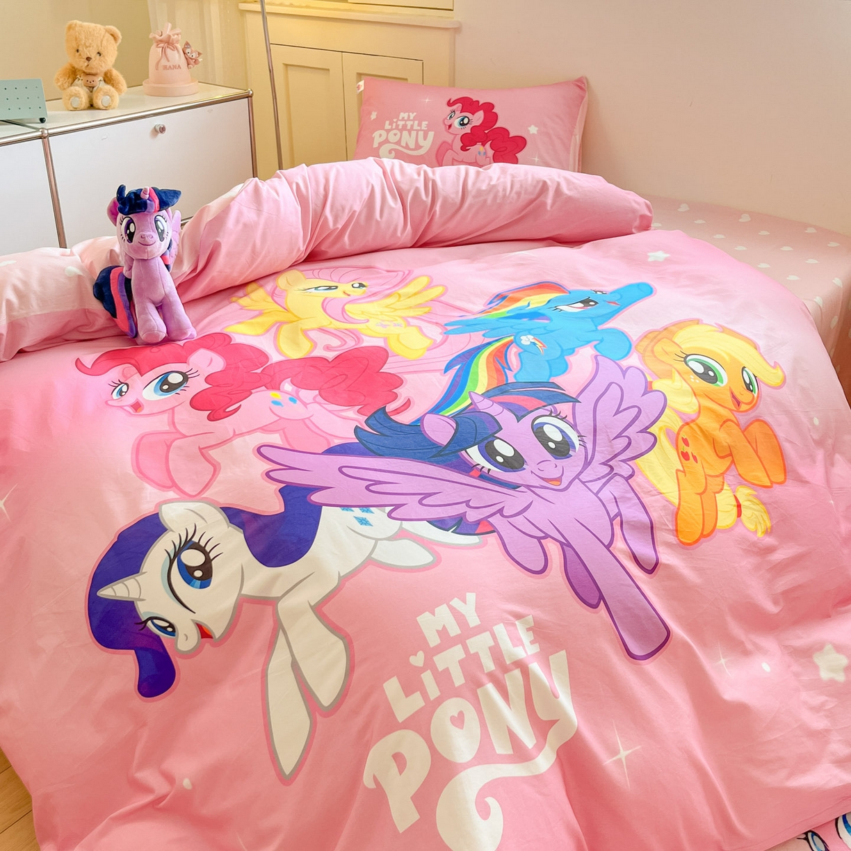 91家纺网 家纺一手货源 找家纺 金爱家 2025新款纯棉大版数码印花系列四件套-小马宝莉 纯棉大版-宝莉大家族