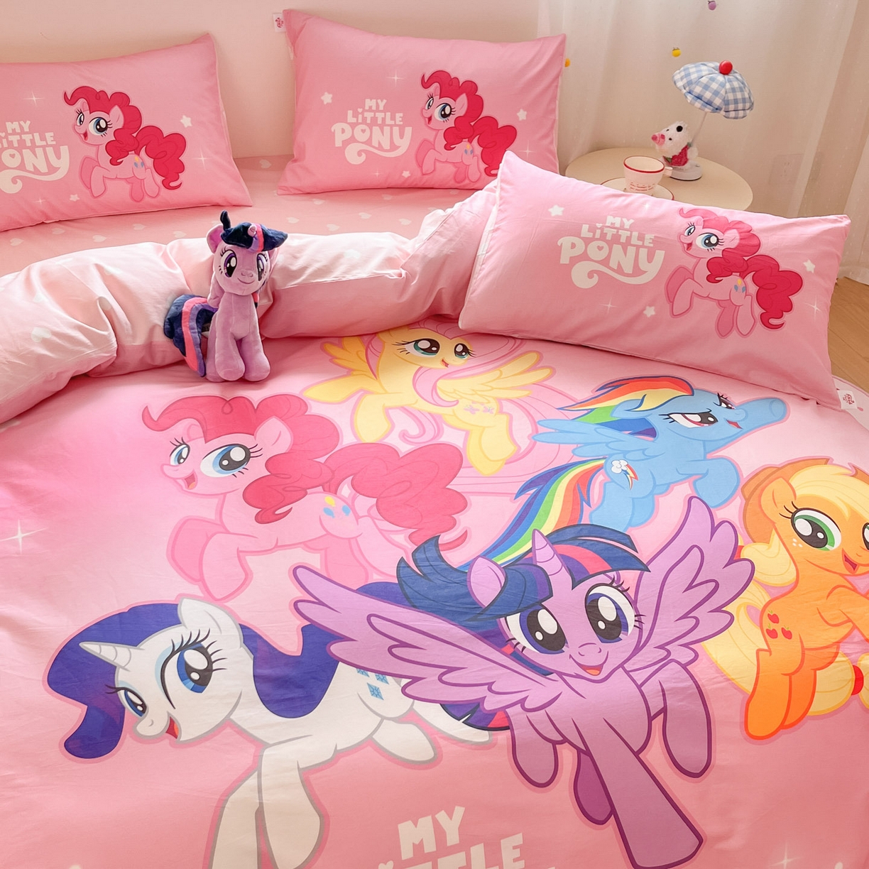 91家纺网 家纺一手货源 找家纺 金爱家 2025新款纯棉大版数码印花系列四件套-小马宝莉 纯棉大版-宝莉大家族