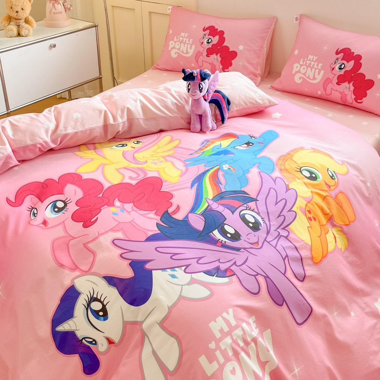 91家纺网 家纺一手货源 找家纺 金爱家 2025新款纯棉大版数码印花系列四件套-小马宝莉 纯棉大版-宝莉大家族