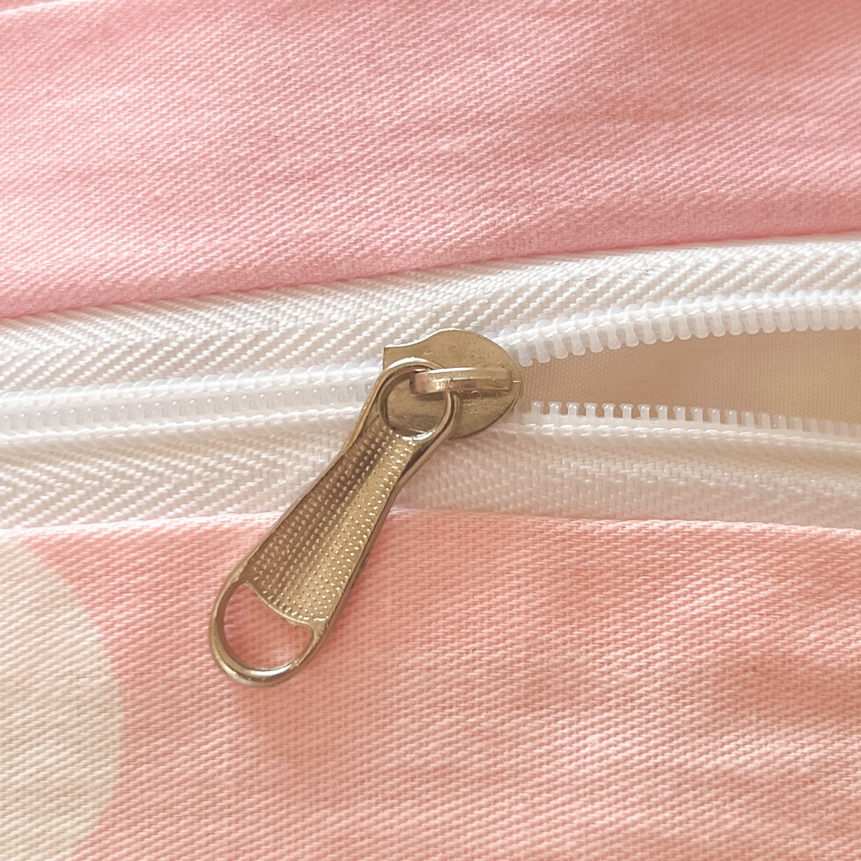 91家纺网 家纺一手货源 找家纺 金爱家 2025新款纯棉大版数码印花系列四件套-小马宝莉 纯棉大版-甜甜圈碧琪