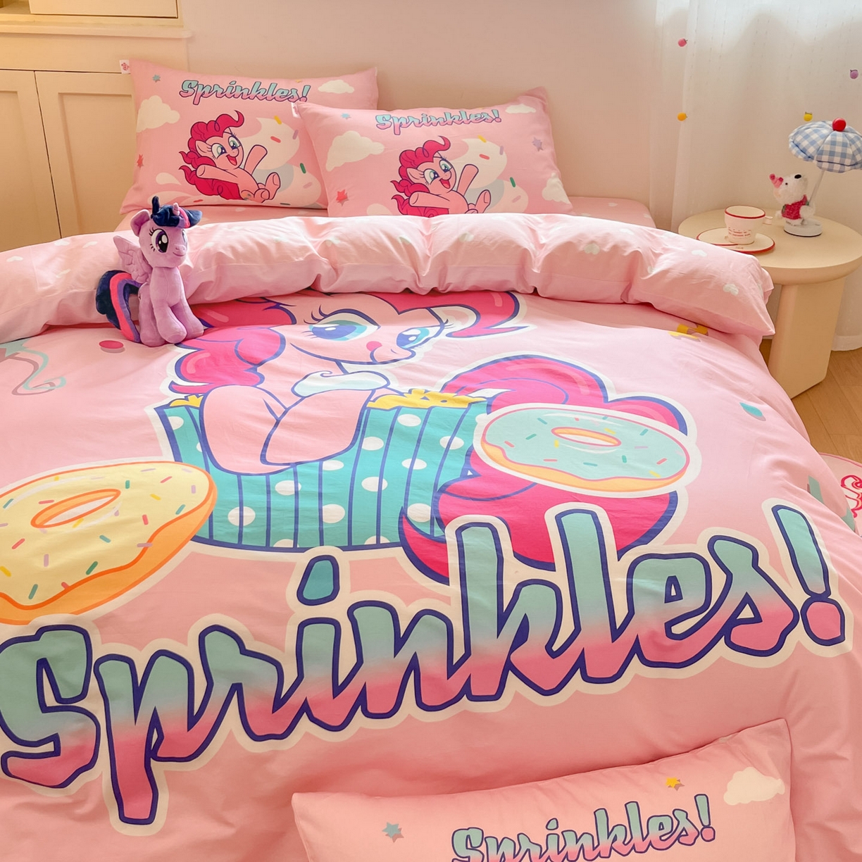 91家纺网 家纺一手货源 找家纺 金爱家 2025新款纯棉大版数码印花系列四件套-小马宝莉 纯棉大版-甜甜圈碧琪