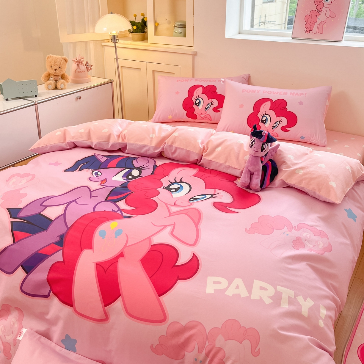 91家纺网 家纺一手货源 找家纺 金爱家 2025新款纯棉大版数码印花系列四件套-小马宝莉 纯棉大版-摩登女孩