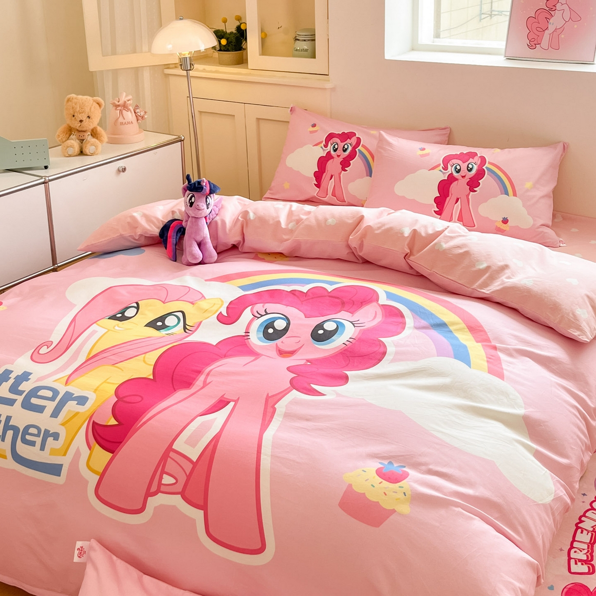 91家纺网 家纺一手货源 找家纺 金爱家 2025新款纯棉大版数码印花系列四件套-小马宝莉 纯棉大版-彩虹好朋友