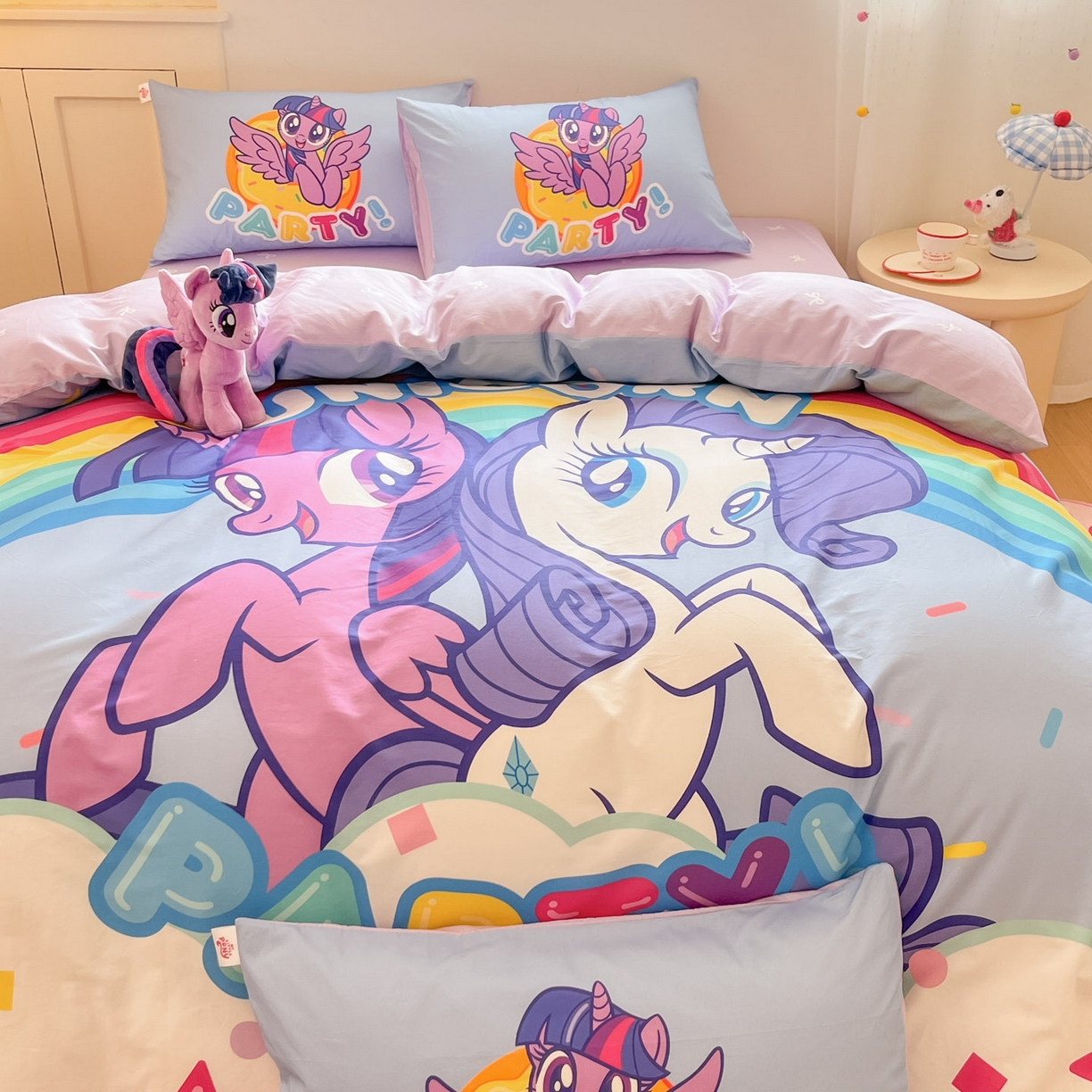 91家纺网 家纺一手货源 找家纺 金爱家 2025新款纯棉大版数码印花系列四件套-小马宝莉 纯棉大版-派对时刻