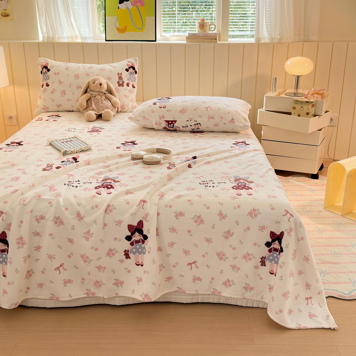 91家纺网 家纺一手货源 找家纺 丽美人家纺 2025新款小版印花牛奶绒床单单床单床单单件 玫瑰女孩