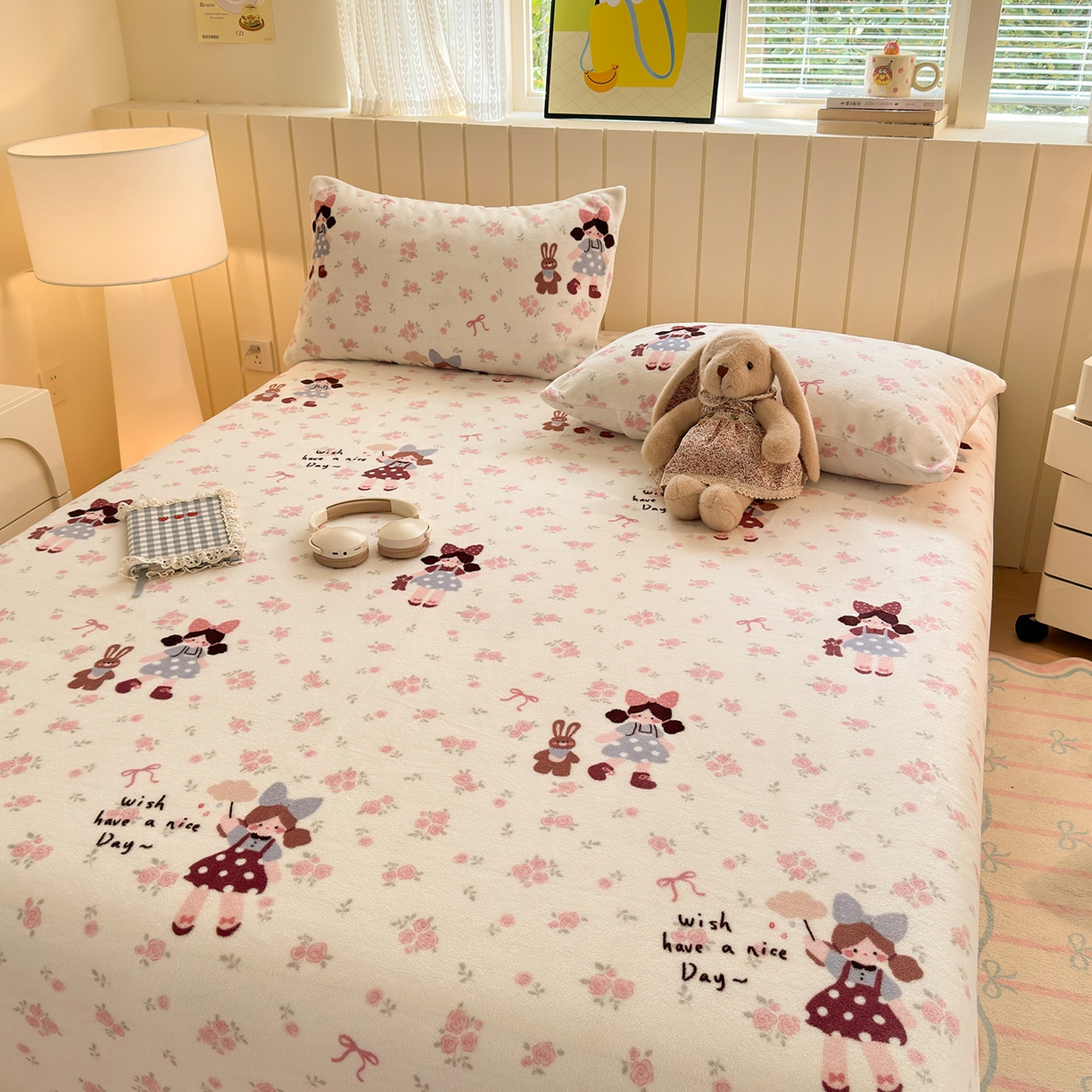 91家纺网 家纺一手货源 找家纺 丽美人家纺 2025新款小版印花牛奶绒床单单床单床单单件 玫瑰女孩