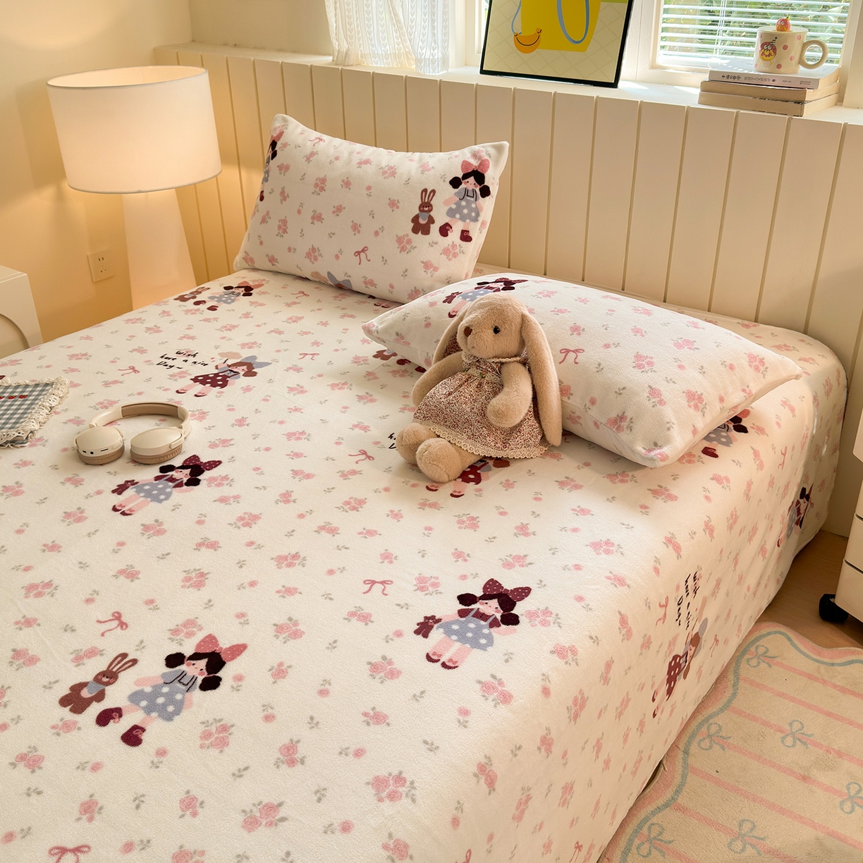 91家纺网 家纺一手货源 找家纺 丽美人家纺 2025新款小版印花牛奶绒床单单床单床单单件 玫瑰女孩