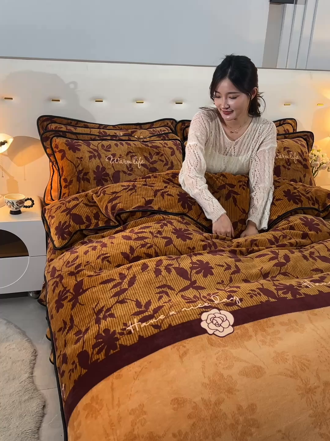 91家纺网 家纺一手货源 找家纺 赛丽雅 2025新款牛奶绒床裙四件套8-9斤法莱绒直播爆款日产2万套 晚棠