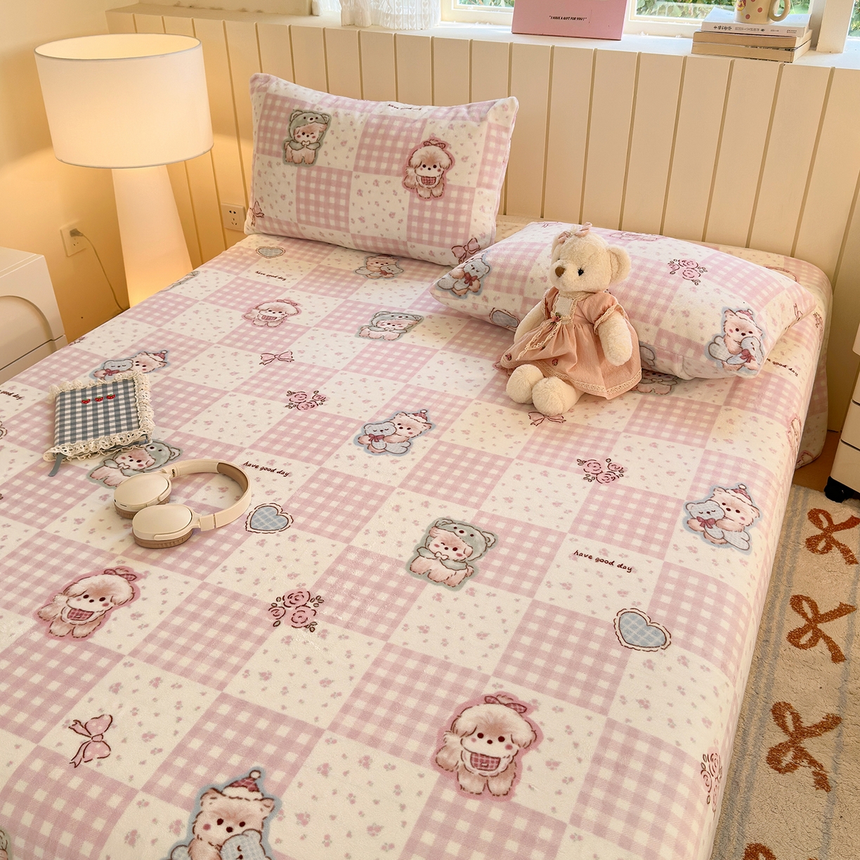 91家纺网 家纺一手货源 找家纺 丽美人家纺 2025新款小版印花牛奶绒床单单床单床单单件 萌熊日记