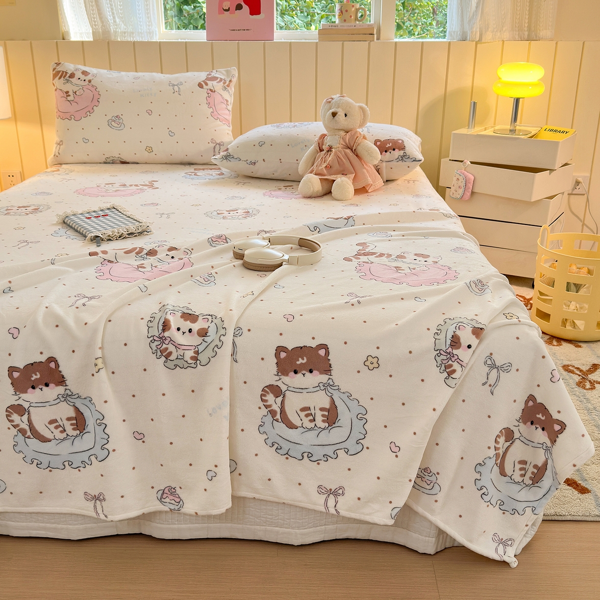 91家纺网 家纺一手货源 找家纺 丽美人家纺 2025新款小版印花牛奶绒床单单床单床单单件 奶萌小猫