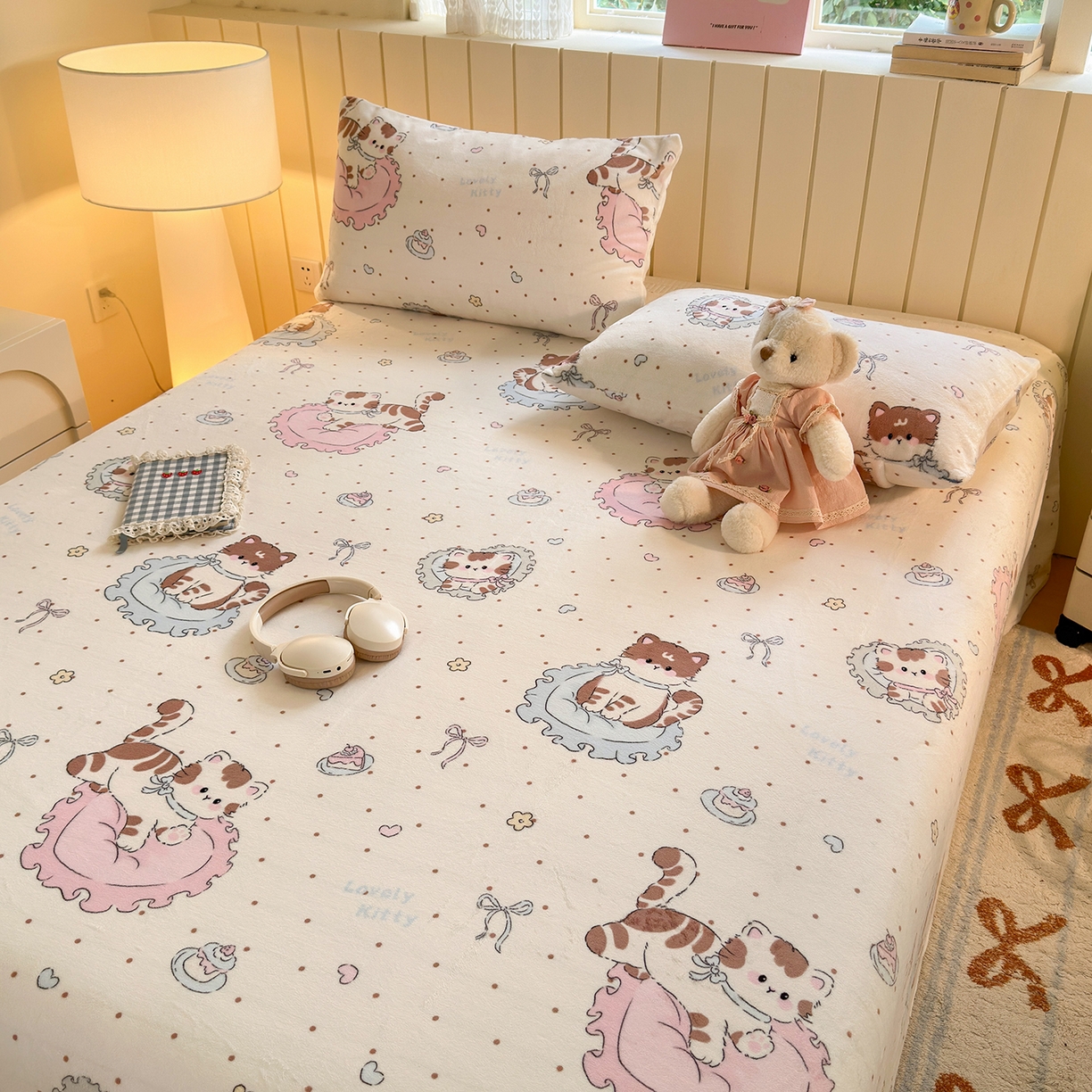 91家纺网 家纺一手货源 找家纺 丽美人家纺 2025新款小版印花牛奶绒床单单床单床单单件 奶萌小猫