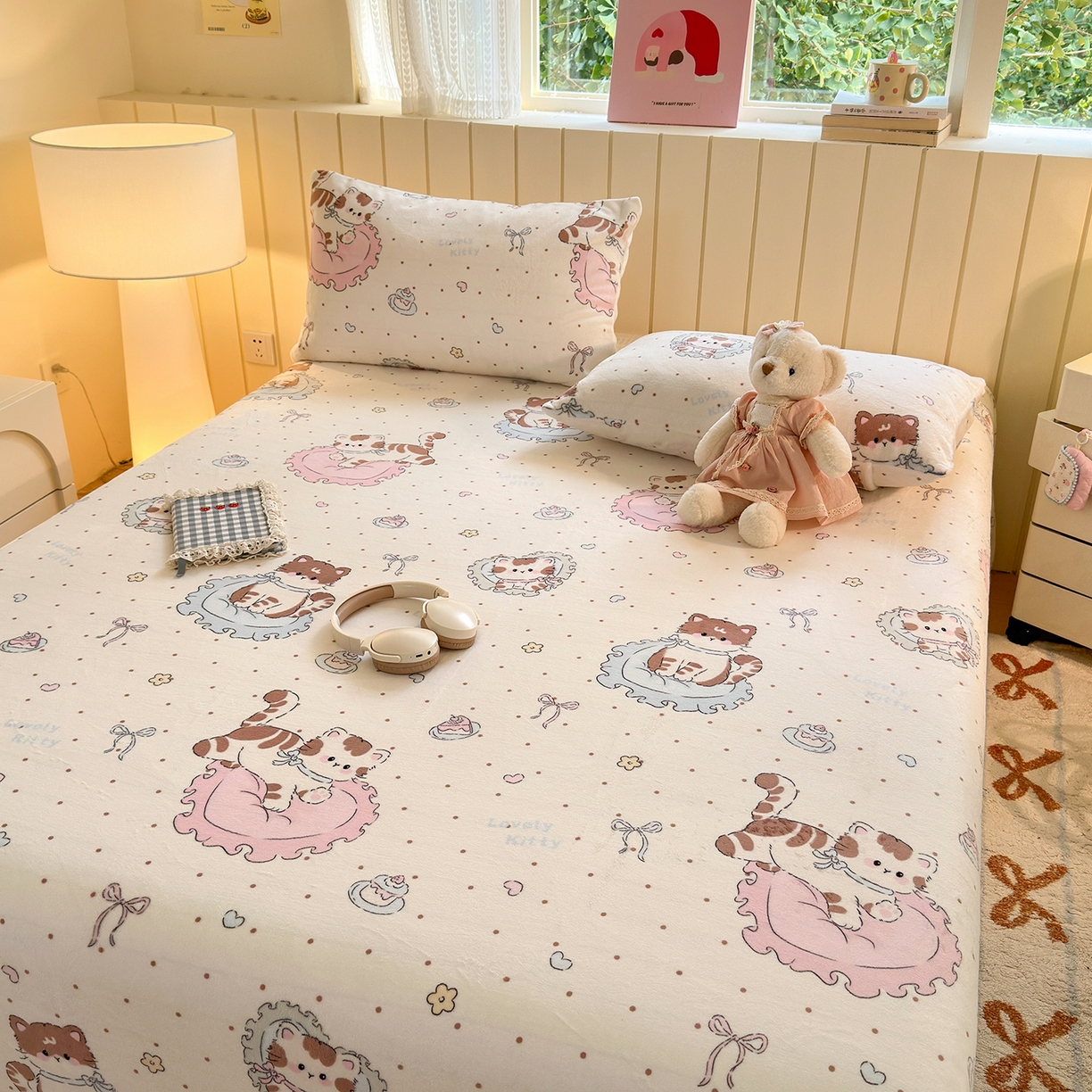 91家纺网 家纺一手货源 找家纺 丽美人家纺 2025新款小版印花牛奶绒床单单床单床单单件 奶萌小猫