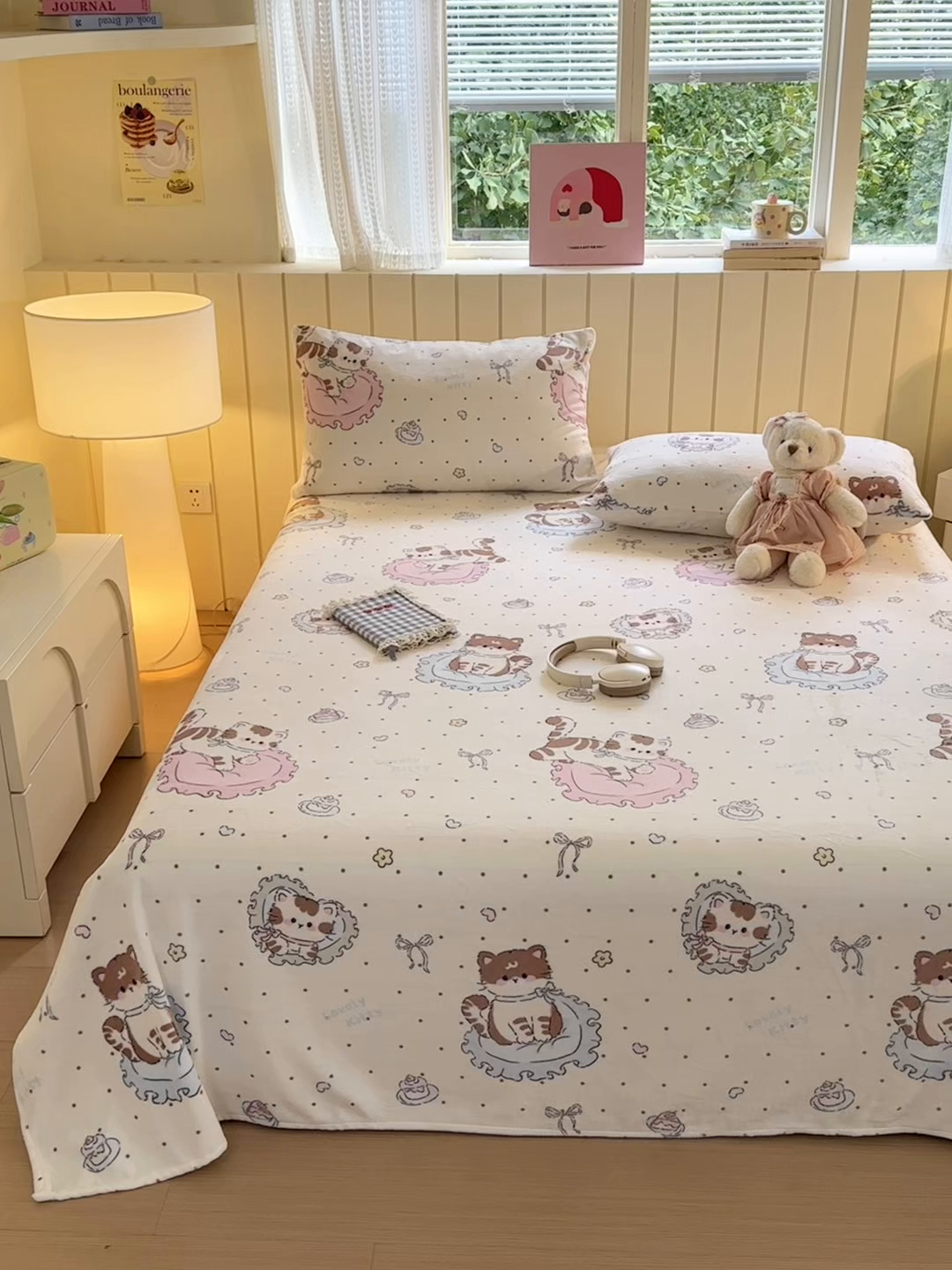 91家纺网 家纺一手货源 找家纺 丽美人家纺 2025新款小版印花牛奶绒床单单床单床单单件 奶萌小猫