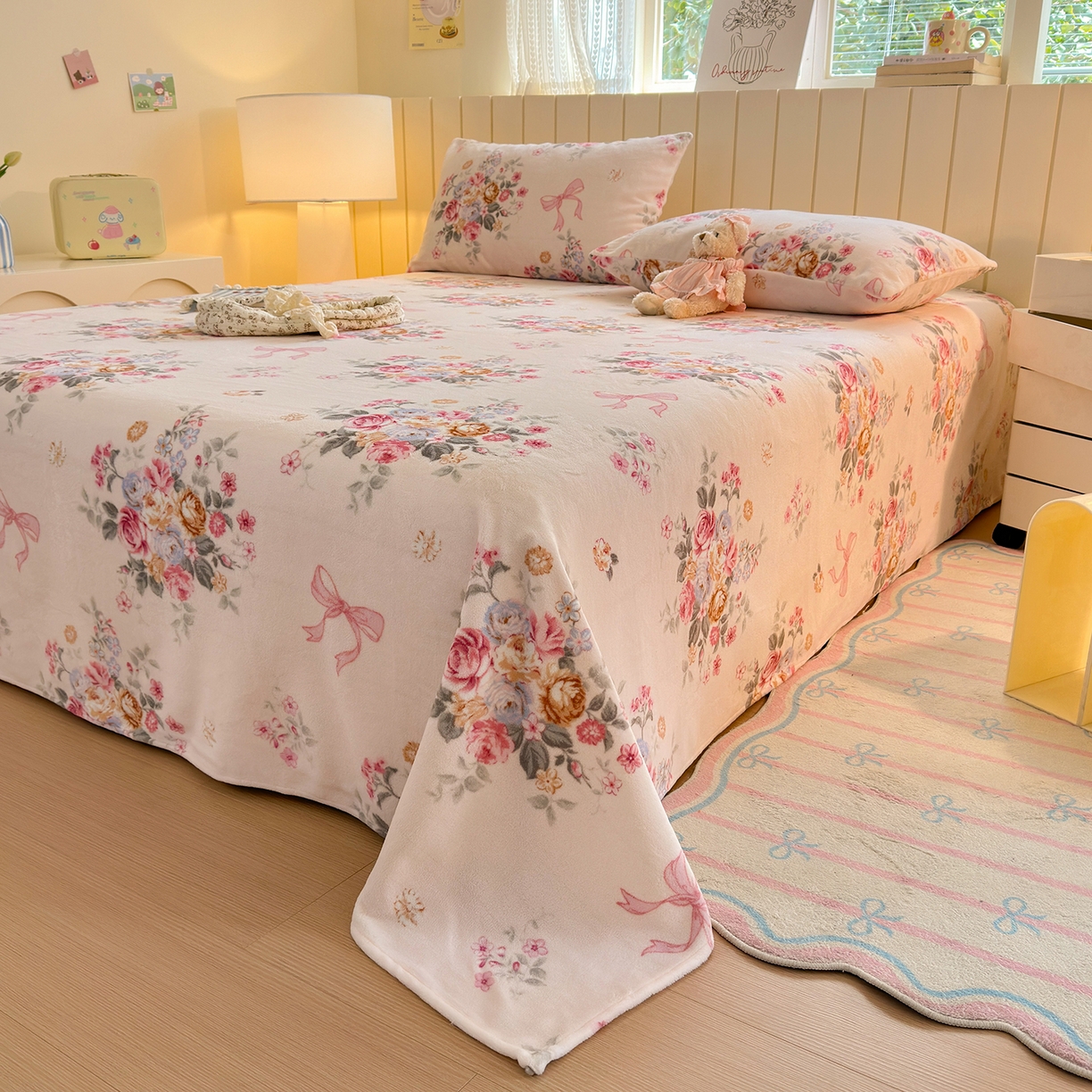 91家纺网 家纺一手货源 找家纺 丽美人家纺 2025新款小版印花牛奶绒床单单床单床单单件 山茶花语-粉