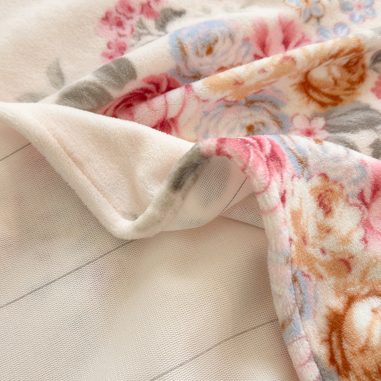 91家纺网 家纺一手货源 找家纺 丽美人家纺 2025新款小版印花牛奶绒床单单床单床单单件 山茶花语-粉