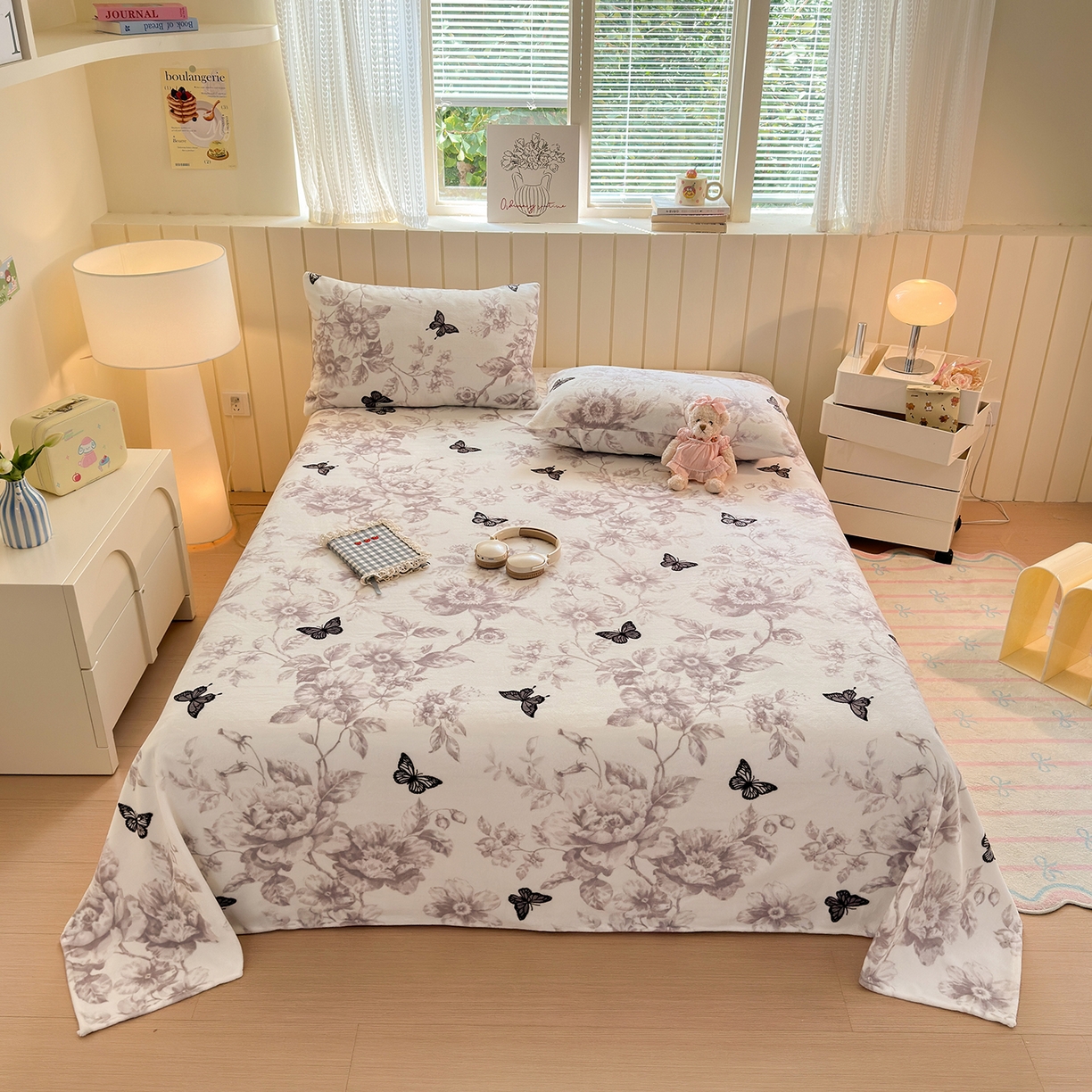 91家纺网 家纺一手货源 找家纺 丽美人家纺 2025新款小版印花牛奶绒床单单床单床单单件 水墨花蝴蝶