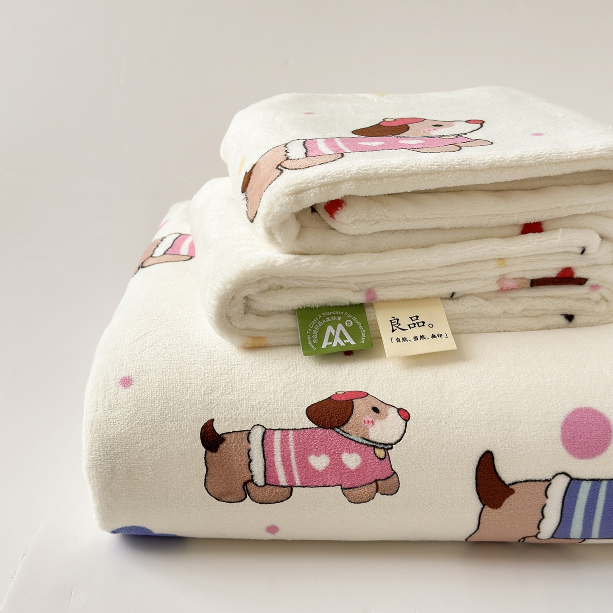 91家纺网 家纺一手货源 找家纺 丽美人家纺 2025新款小版印花牛奶绒床单单床单床单单件 甜品腊肠狗