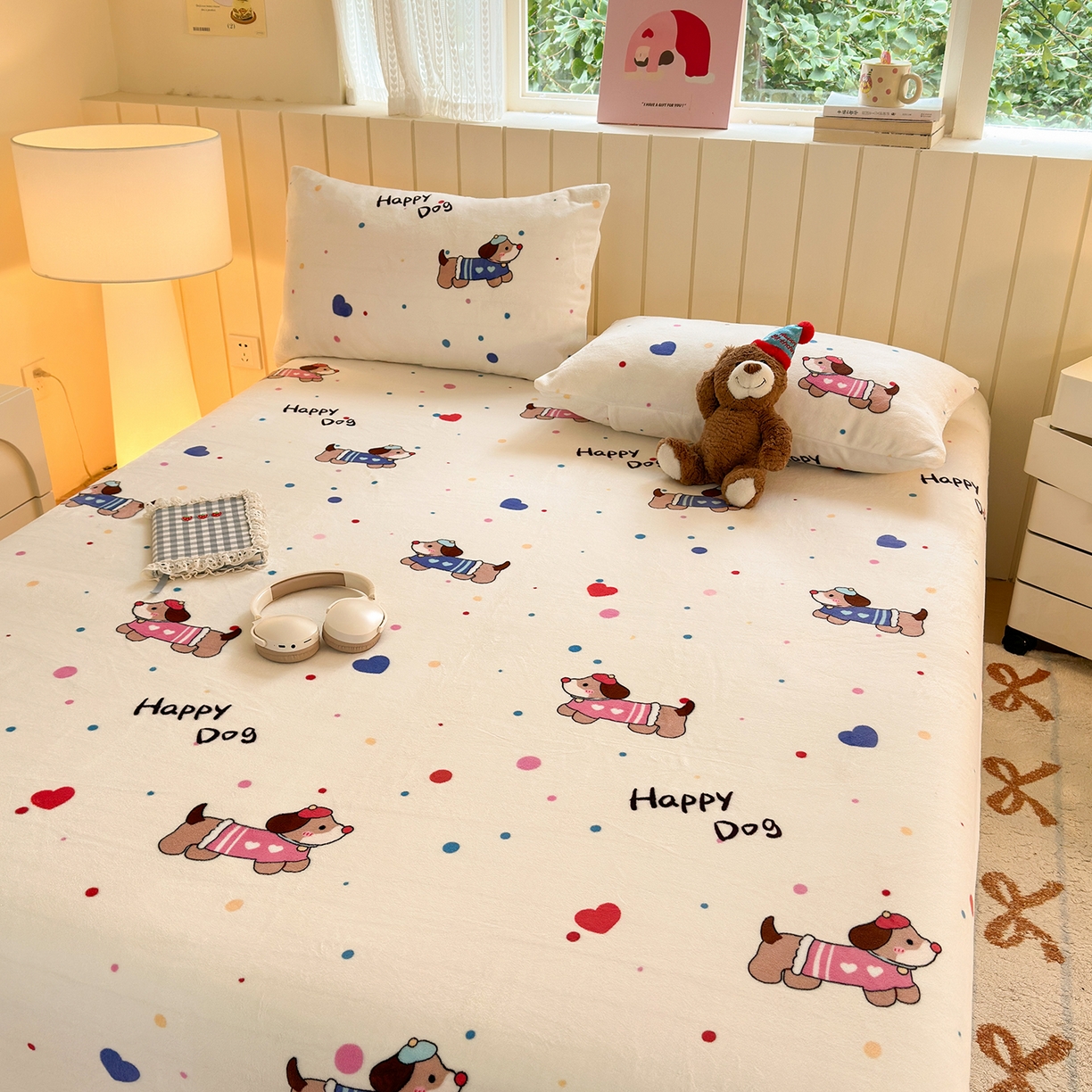 91家纺网 家纺一手货源 找家纺 丽美人家纺 2025新款小版印花牛奶绒床单单床单床单单件 甜品腊肠狗