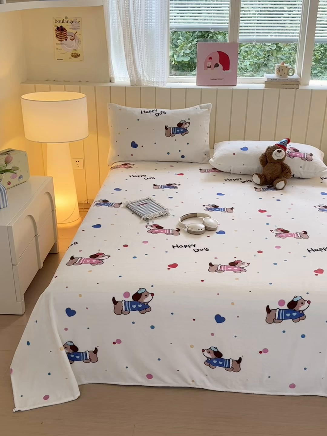 91家纺网 家纺一手货源 找家纺 丽美人家纺 2025新款小版印花牛奶绒床单单床单床单单件 甜品腊肠狗