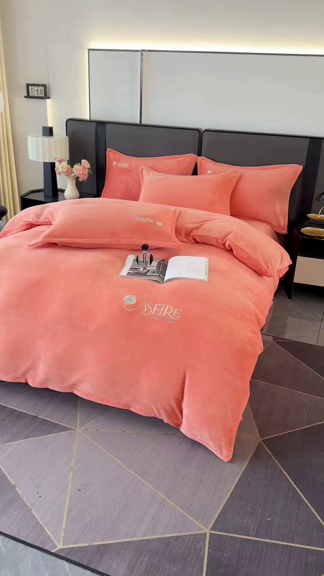 91家纺网 家纺一手货源 找家纺 富缦庭 2025新款牛奶绒绣花四件套 遇见-橙色