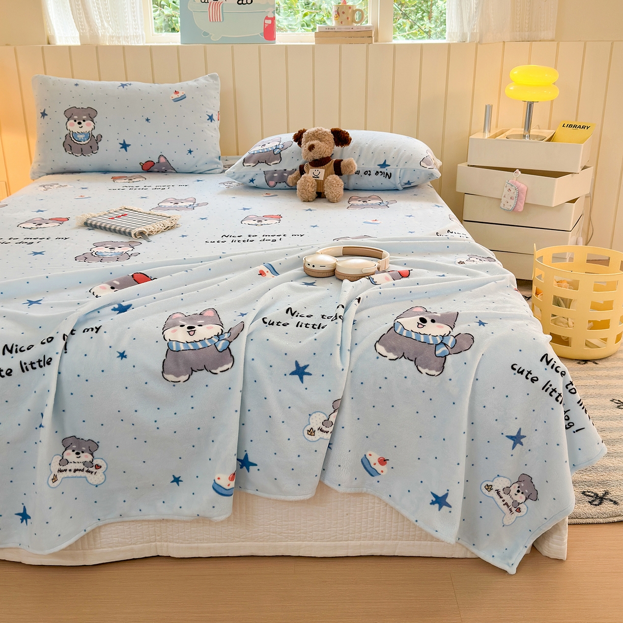 91家纺网 家纺一手货源 找家纺 丽美人家纺 2025新款小版印花牛奶绒床单单床单床单单件 甜心猫咪-蓝