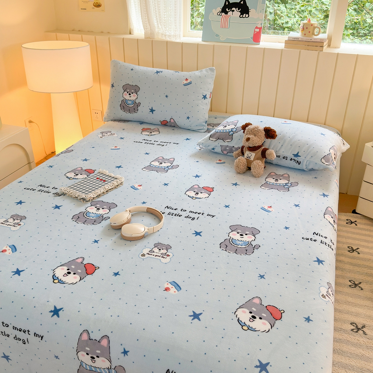 91家纺网 家纺一手货源 找家纺 丽美人家纺 2025新款小版印花牛奶绒床单单床单床单单件 甜心猫咪-蓝