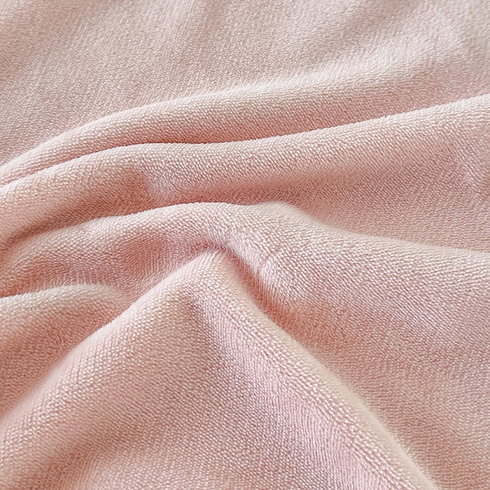 91家纺网 家纺一手货源 找家纺 富缦庭 2025新款牛奶绒绣花四件套 遇见-粉色