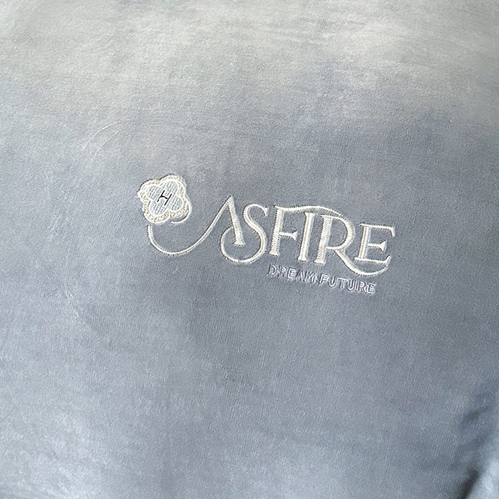 91家纺网 家纺一手货源 找家纺 富缦庭 2025新款牛奶绒绣花四件套 遇见-灰色