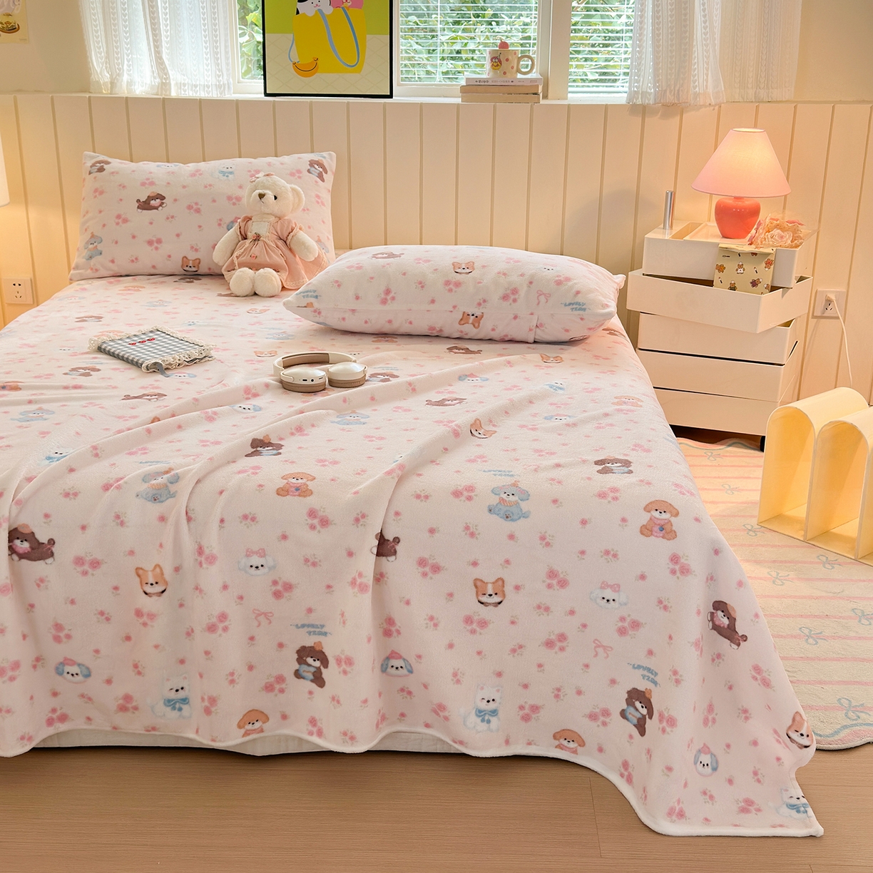 91家纺网 家纺一手货源 找家纺 丽美人家纺 2025新款小版印花牛奶绒床单单床单床单单件 油画小萌物