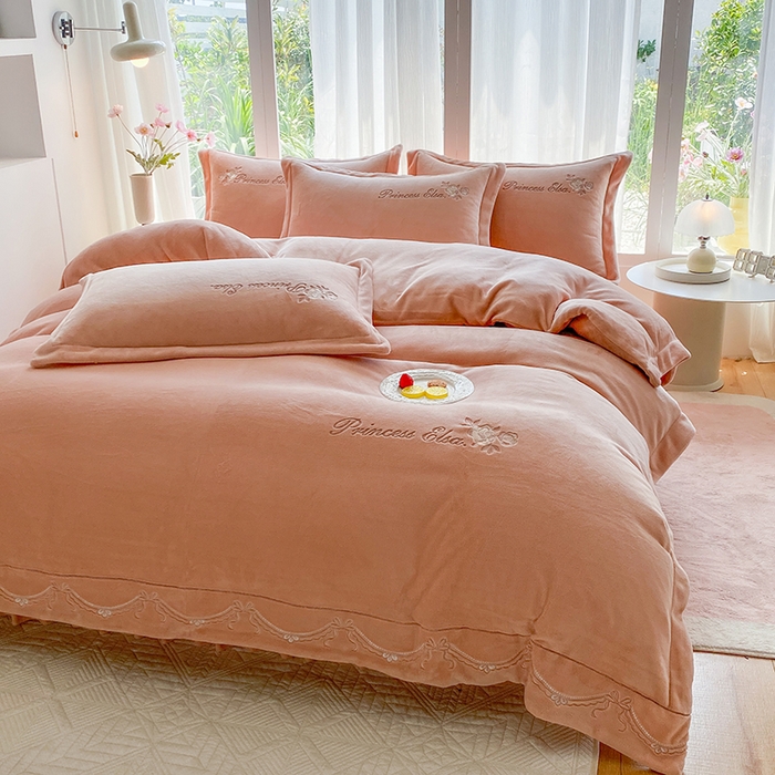 91家纺网 家纺一手货源 找家纺 乐嘉盈 2025年新款纯色刺绣牛奶绒四件套-玫瑰缘 玫瑰缘-橙