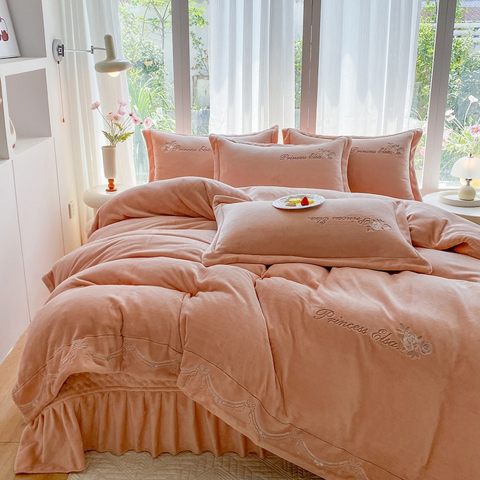 91家纺网 家纺一手货源 找家纺 乐嘉盈 2025年新款纯色刺绣牛奶绒四件套-玫瑰缘 玫瑰缘-橙