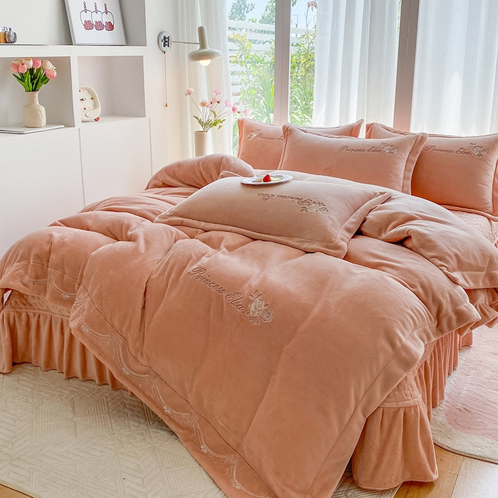 91家纺网 家纺一手货源 找家纺 乐嘉盈 2025年新款纯色刺绣牛奶绒四件套-玫瑰缘 玫瑰缘-橙