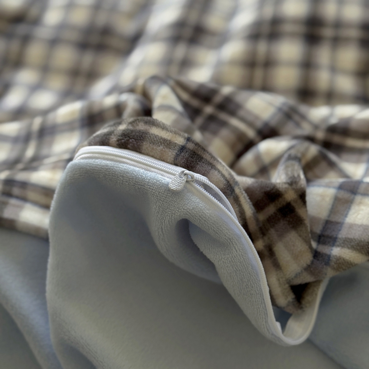 91家纺网 家纺一手货源 找家纺 耀达家居 2025新款高克重复古格子牛奶绒四件套（提供买家秀） 复古格纹-灰蓝