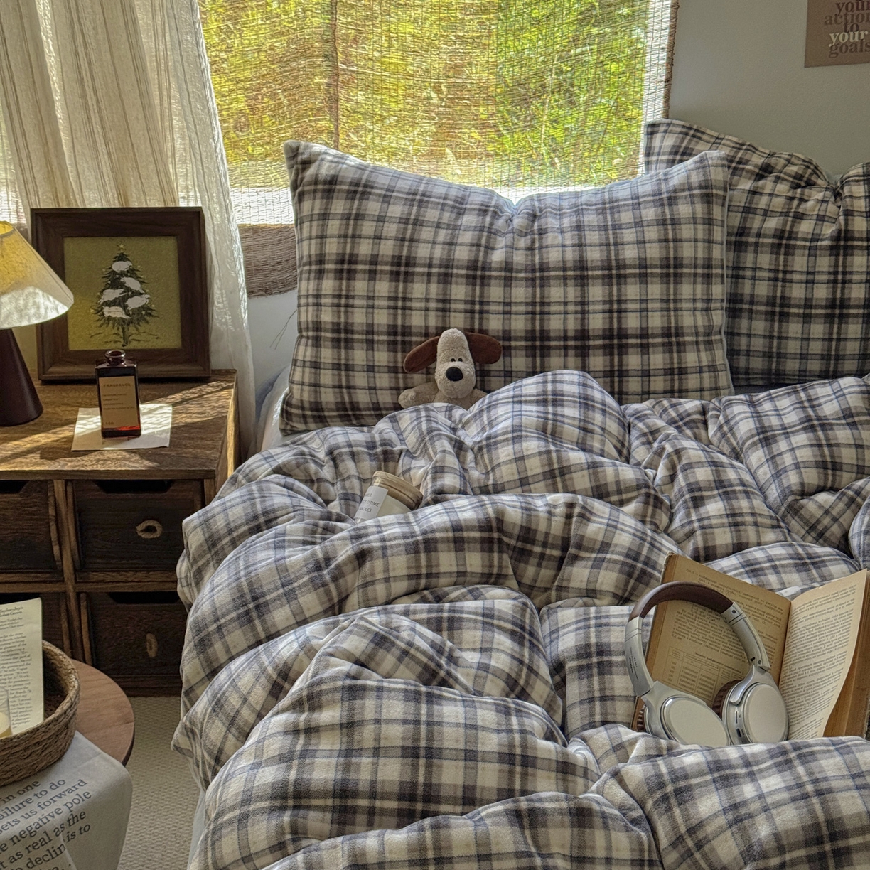 91家纺网 家纺一手货源 找家纺 耀达家居 2025新款高克重复古格子牛奶绒四件套（提供买家秀） 复古格纹-灰蓝