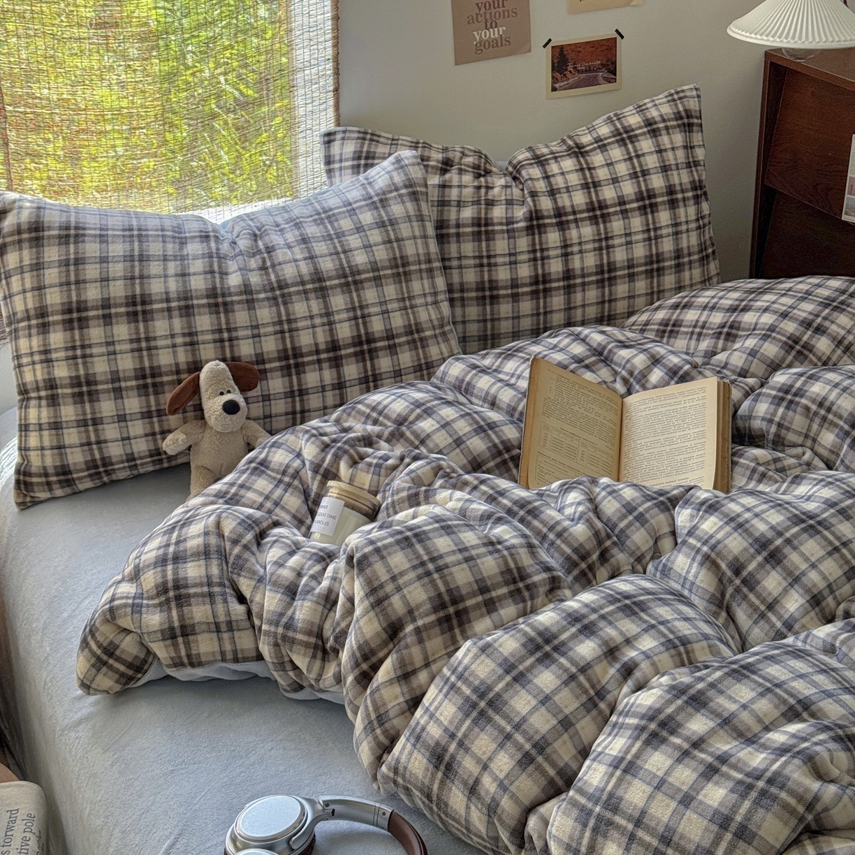 91家纺网 家纺一手货源 找家纺 耀达家居 2025新款高克重复古格子牛奶绒四件套（提供买家秀） 复古格纹-灰蓝