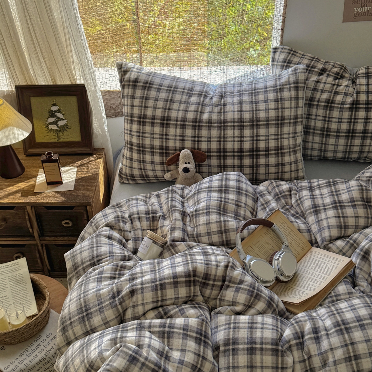 91家纺网 家纺一手货源 找家纺 耀达家居 2025新款高克重复古格子牛奶绒四件套（提供买家秀） 复古格纹-灰蓝