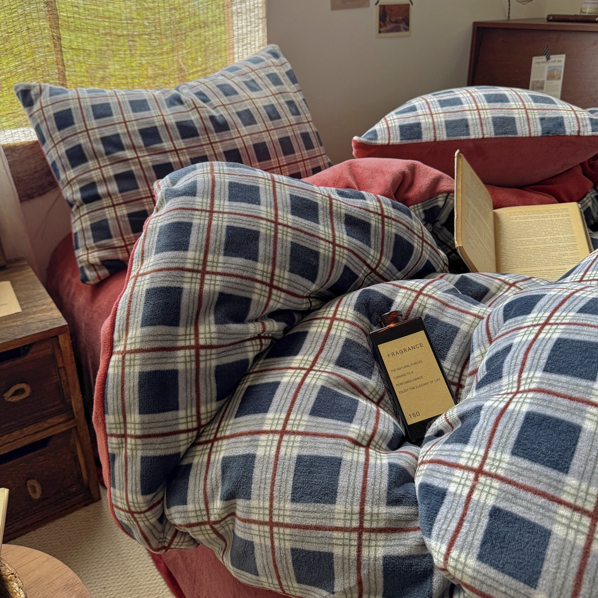 91家纺网 家纺一手货源 找家纺 耀达家居 2025新款高克重复古格子牛奶绒四件套（提供买家秀） 复古格纹-藏青