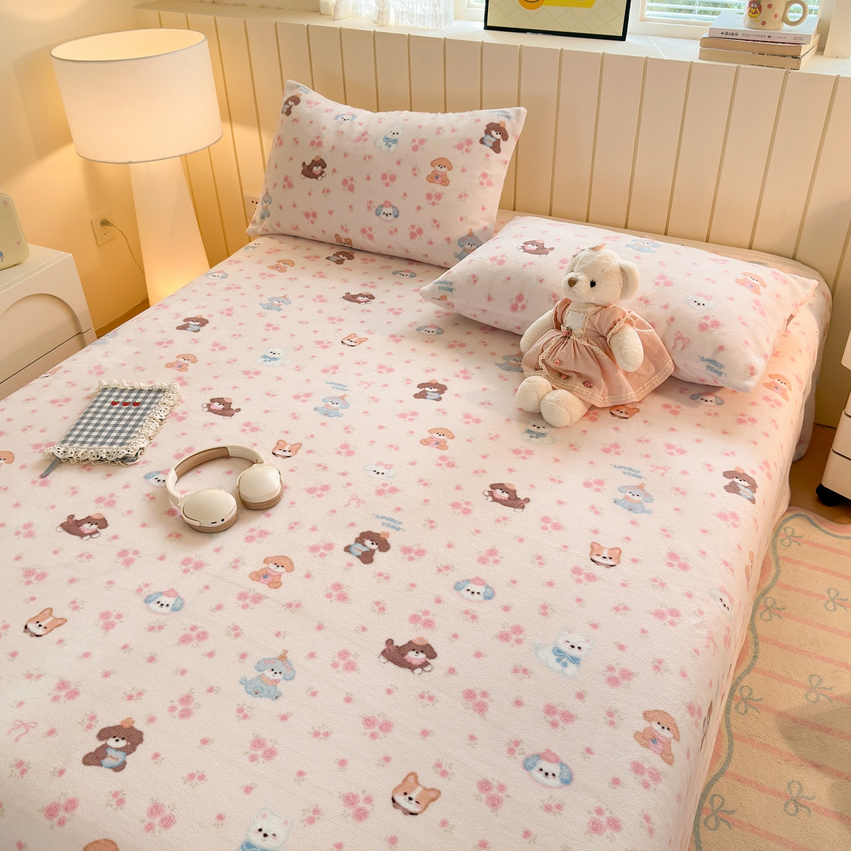 91家纺网 家纺一手货源 找家纺 丽美人家纺 2025新款小版印花牛奶绒床单单床单床单单件 油画小萌物